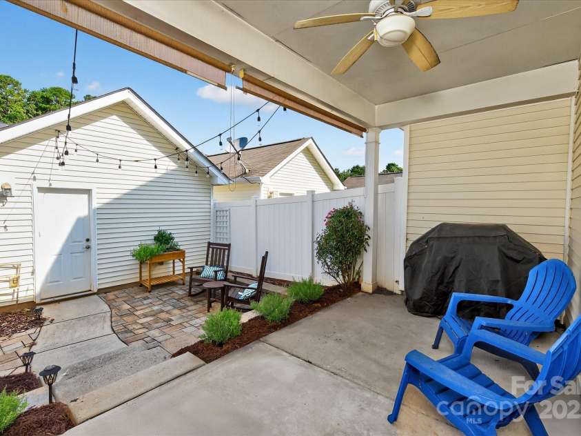 13824 Cypress Woods Drive, Huntersville, NC 28078.  MLS# CAR4290807, YatesRealty ID 33975. 