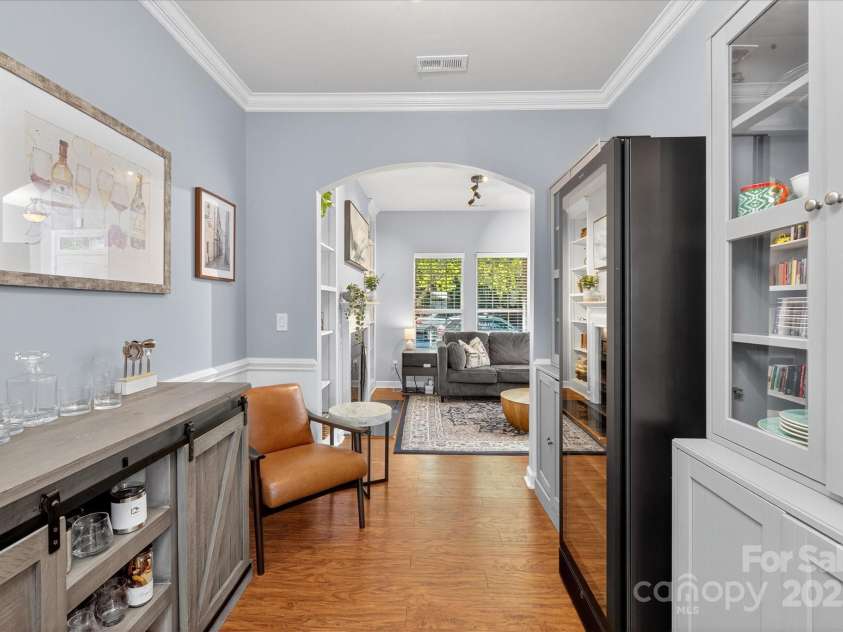 13824 Cypress Woods Drive, Huntersville, NC 28078.  MLS# CAR4290807, YatesRealty ID 33975. Dining room/Bar area