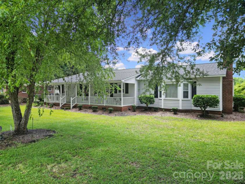 215 Stevens Street, Kershaw, SC 29067.  MLS# CAR4392816, YatesRealty ID 33975. 