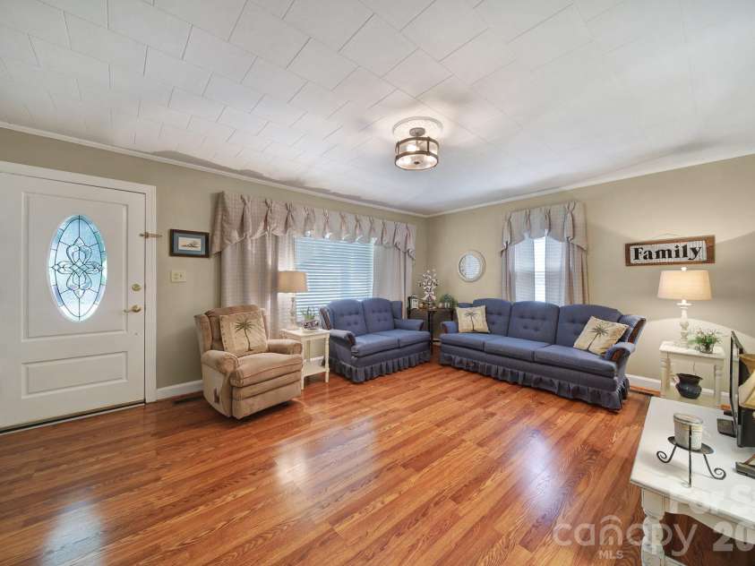 215 Stevens Street, Kershaw, SC 29067.  MLS# CAR4392816, YatesRealty ID 33975. 