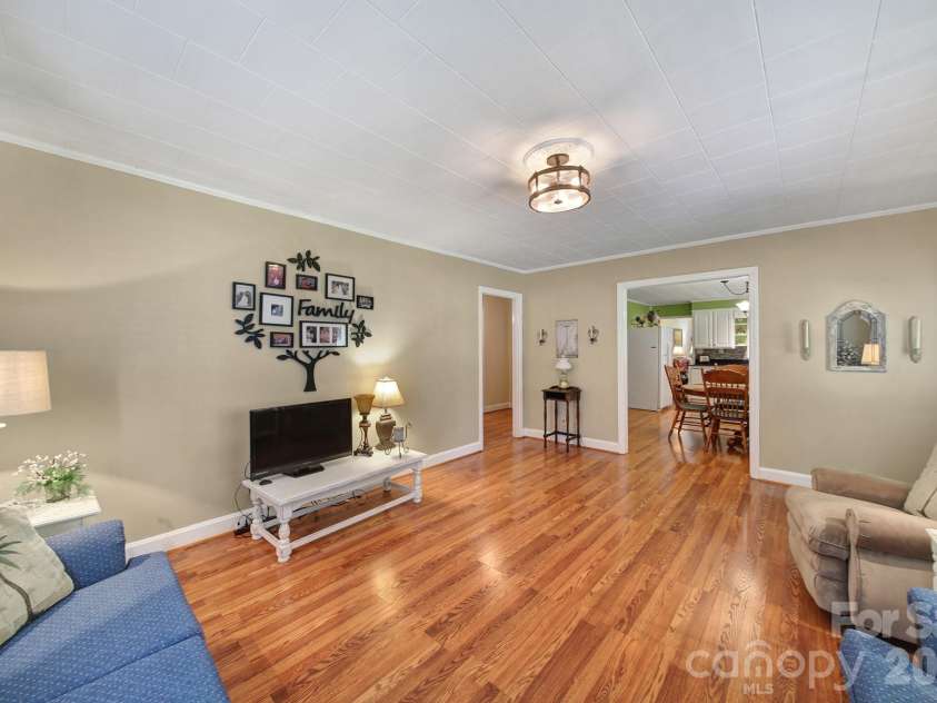 215 Stevens Street, Kershaw, SC 29067.  MLS# CAR4392816, YatesRealty ID 33975. 
