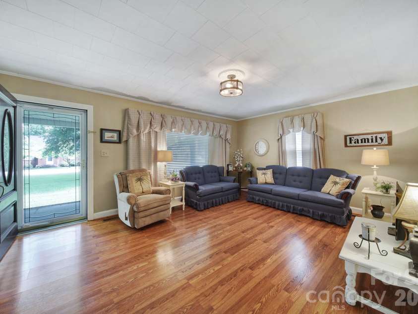 215 Stevens Street, Kershaw, SC 29067.  MLS# CAR4392816, YatesRealty ID 33975. 