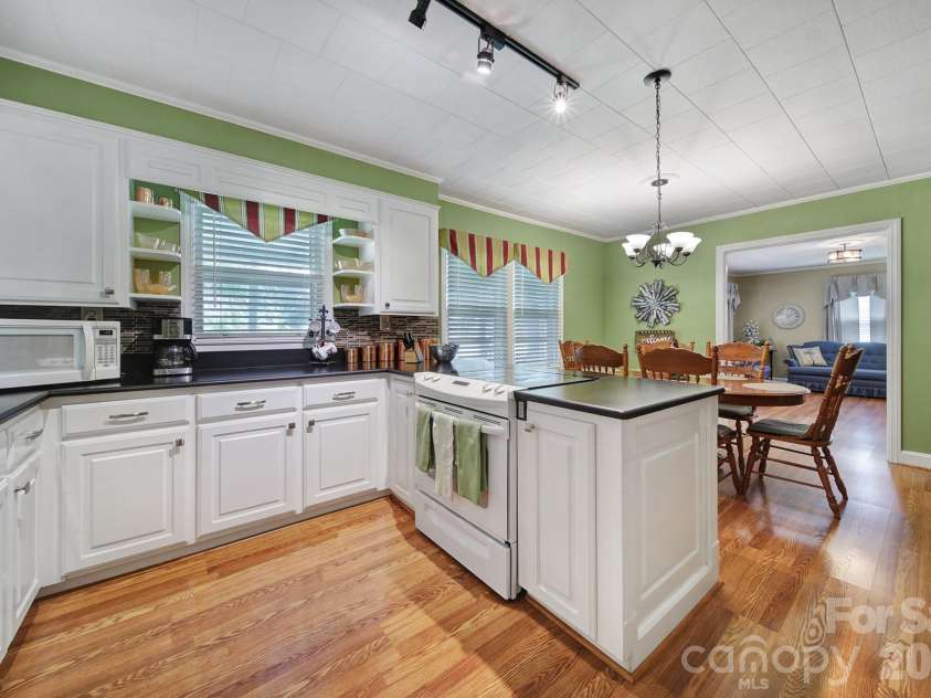 215 Stevens Street, Kershaw, SC 29067.  MLS# CAR4392816, YatesRealty ID 33975. 