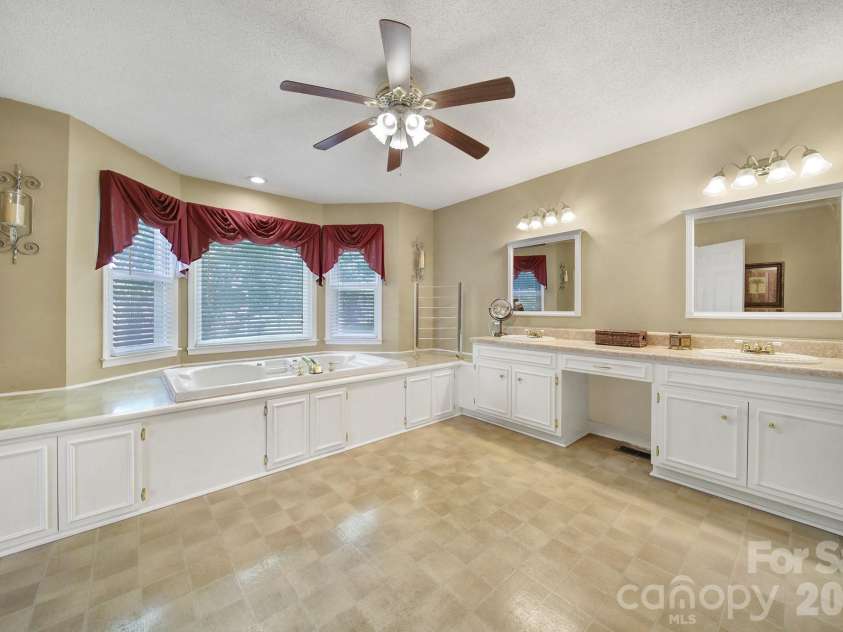 215 Stevens Street, Kershaw, SC 29067.  MLS# CAR4392816, YatesRealty ID 33975. 