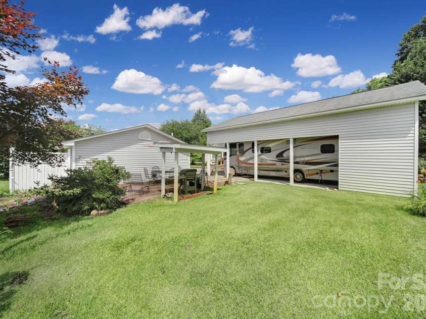 215 Stevens Street, Kershaw, SC 29067.  MLS# CAR4392816, YatesRealty ID 33975. 