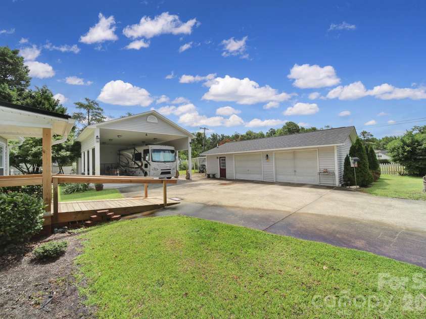215 Stevens Street, Kershaw, SC 29067.  MLS# CAR4392816, YatesRealty ID 33975. 