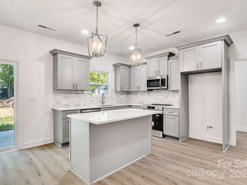 201 Henderson Circle, Harrisburg, NC 28075.  MLS# CAR4284809, YatesRealty ID 33976. 