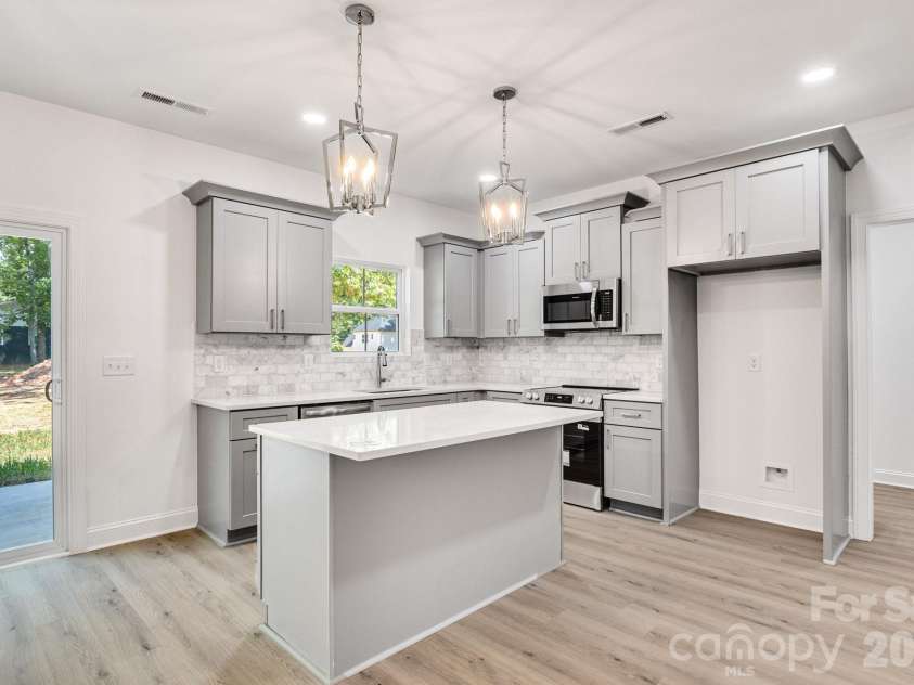 201 Henderson Circle, Harrisburg, NC 28075.  MLS# CAR4284809, YatesRealty ID 33976. 