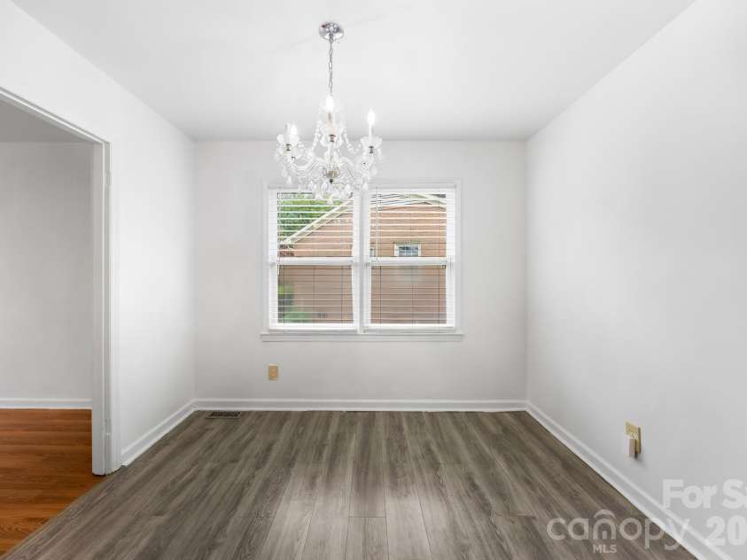 1131 Mt Kisco Drive, Charlotte, NC 28213.  MLS# CAR4398333, YatesRealty ID 33977. 