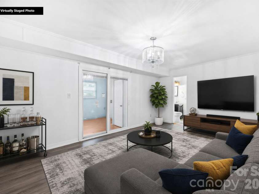 1131 Mt Kisco Drive, Charlotte, NC 28213.  MLS# CAR4398333, YatesRealty ID 33977. 