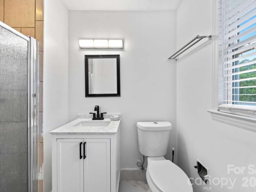 1131 Mt Kisco Drive, Charlotte, NC 28213.  MLS# CAR4398333, YatesRealty ID 33977. 