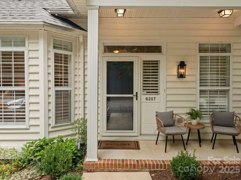 6207 Padget Parrish Court, Charlotte, NC 28270.  MLS# CAR4293490, YatesRealty ID 33977. Front Porch
