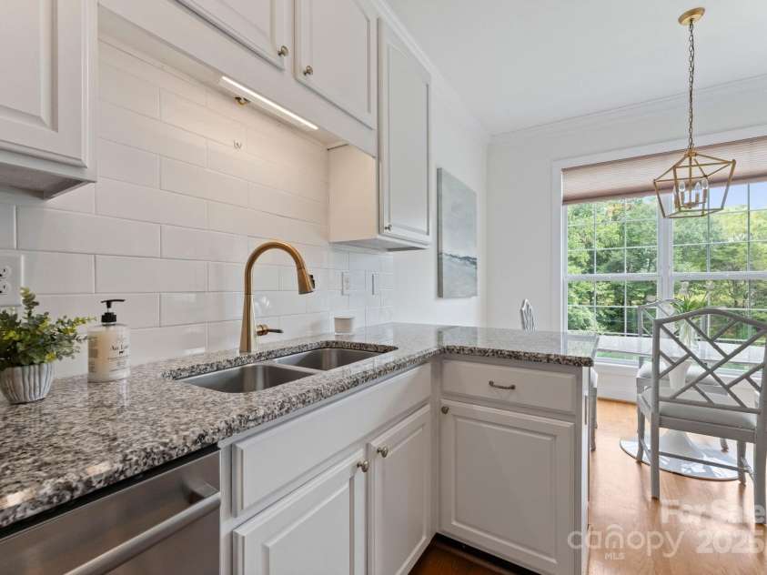 6207 Padget Parrish Court, Charlotte, NC 28270.  MLS# CAR4293490, YatesRealty ID 33977. Kitchen