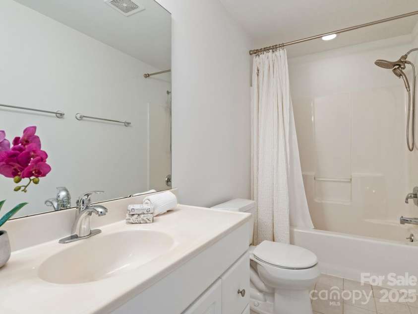 6207 Padget Parrish Court, Charlotte, NC 28270.  MLS# CAR4293490, YatesRealty ID 33977. Lower Level Bedroom
