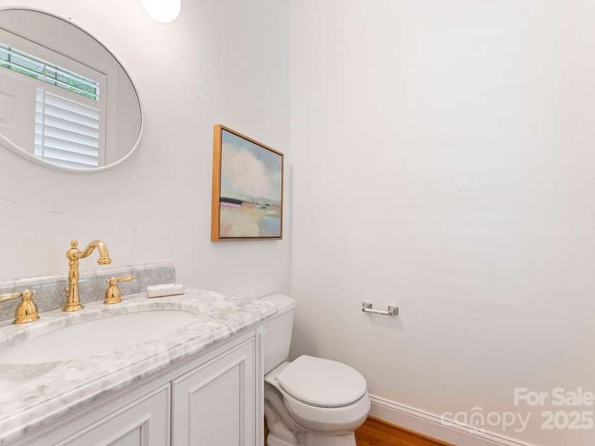 6207 Padget Parrish Court, Charlotte, NC 28270.  MLS# CAR4293490, YatesRealty ID 33977. Powder Room