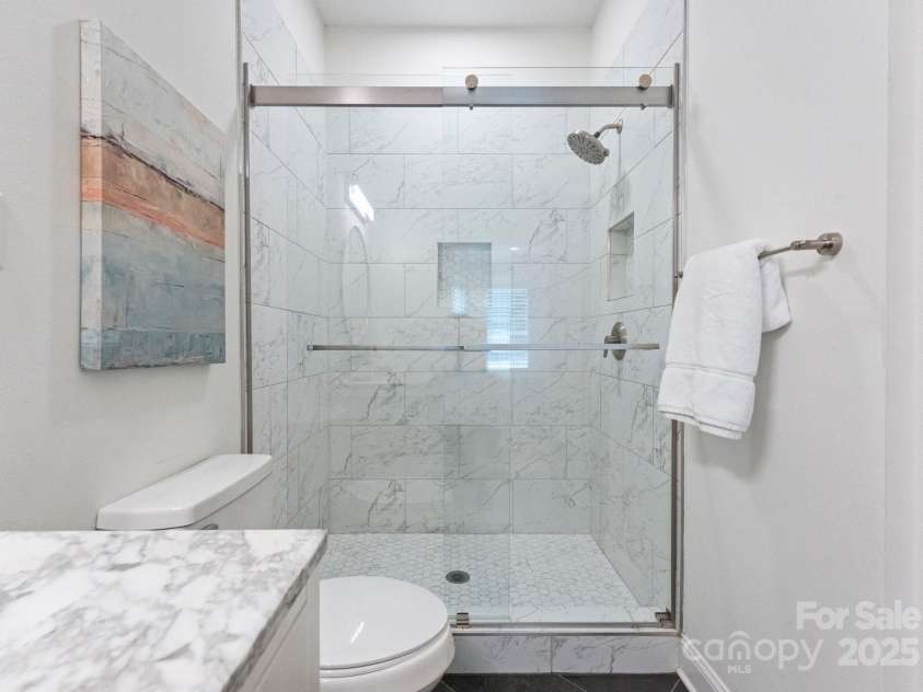 6207 Padget Parrish Court, Charlotte, NC 28270.  MLS# CAR4293490, YatesRealty ID 33977. Primary Bathroom