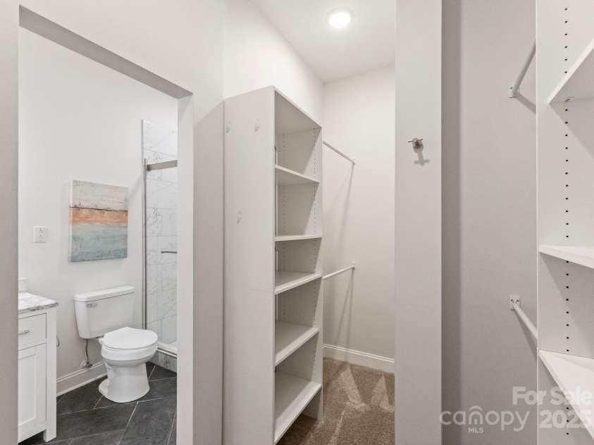 6207 Padget Parrish Court, Charlotte, NC 28270.  MLS# CAR4293490, YatesRealty ID 33977. Primary Closet