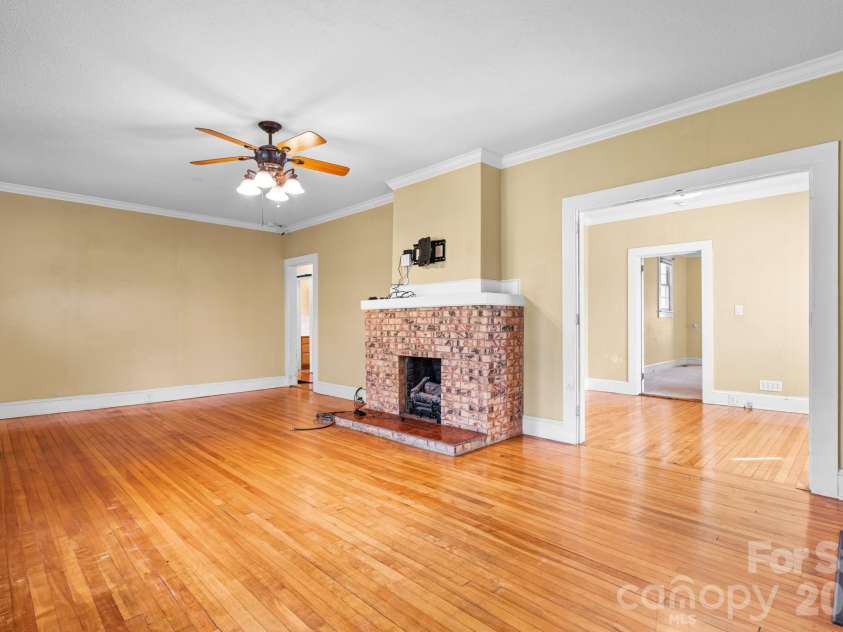 15 6th Em Street, Marion, NC 28752.  MLS# CAR4393735, YatesRealty ID 33979. 