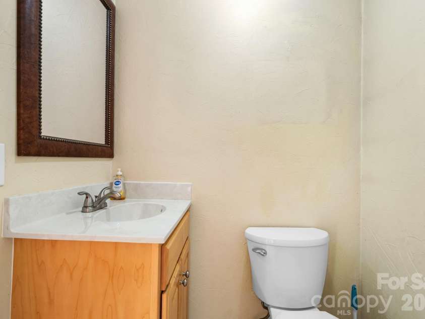 15 6th Em Street, Marion, NC 28752.  MLS# CAR4393735, YatesRealty ID 33979. 