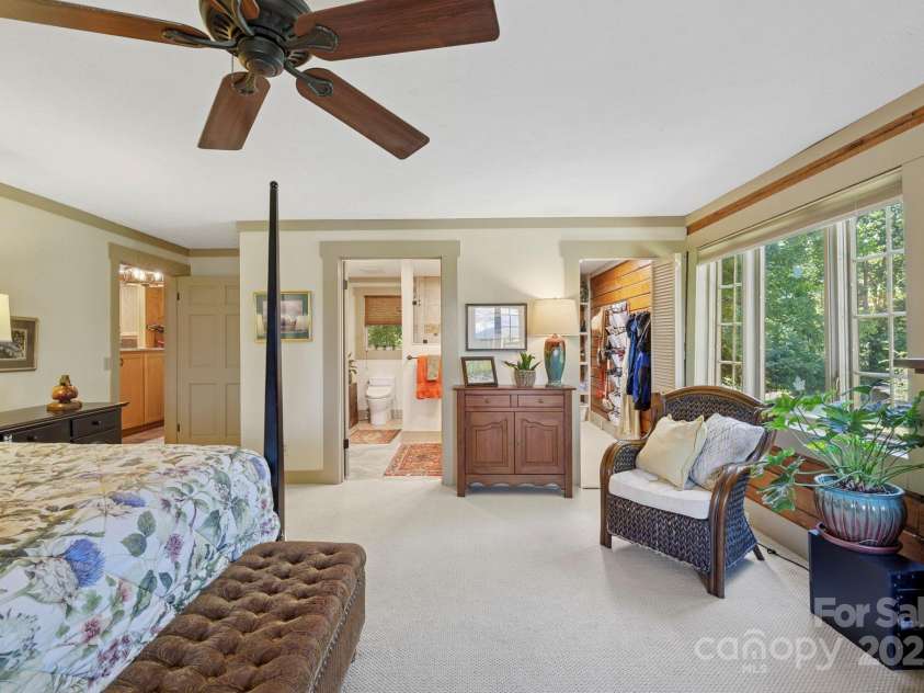 85 Rock Rest Road, Hendersonville, NC 28739.  MLS# CAR4282137, YatesRealty ID 33979. 