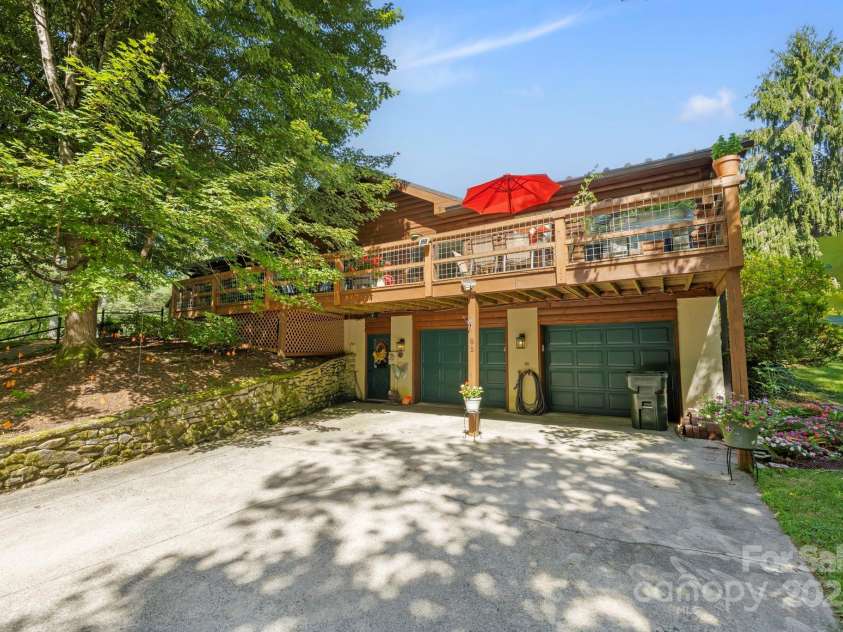 85 Rock Rest Road, Hendersonville, NC 28739.  MLS# CAR4282137, YatesRealty ID 33979. 