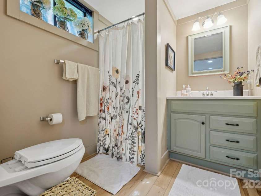 85 Rock Rest Road, Hendersonville, NC 28739.  MLS# CAR4282137, YatesRealty ID 33979. Full bath lower level
