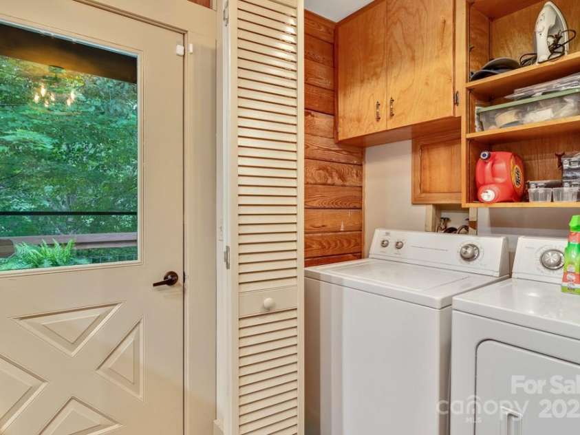 85 Rock Rest Road, Hendersonville, NC 28739.  MLS# CAR4282137, YatesRealty ID 33979. Laundry convenient to Primary BR