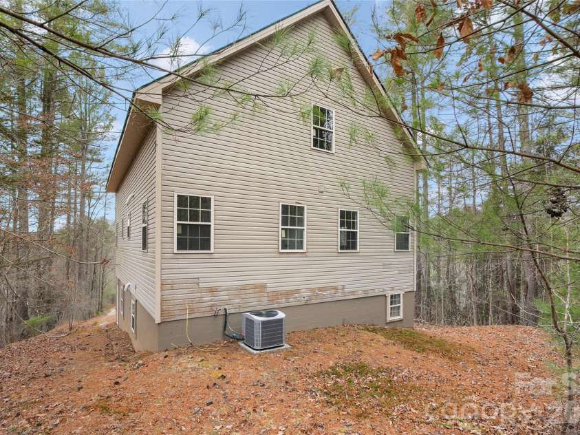 109 Tumblebug Trail Road, Flat Rock, NC 28731.  MLS# CAR4335386, YatesRealty ID 3398. 