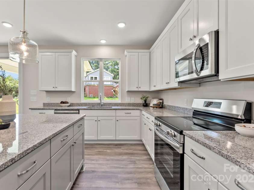 1645 Carolina Circle, Gastonia, NC 28054.  MLS# CAR4288958, YatesRealty ID 3398. Kitchen