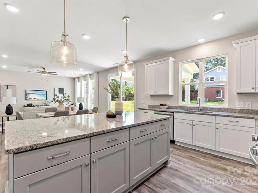 1645 Carolina Circle, Gastonia, NC 28054.  MLS# CAR4288958, YatesRealty ID 3398. Kitchen