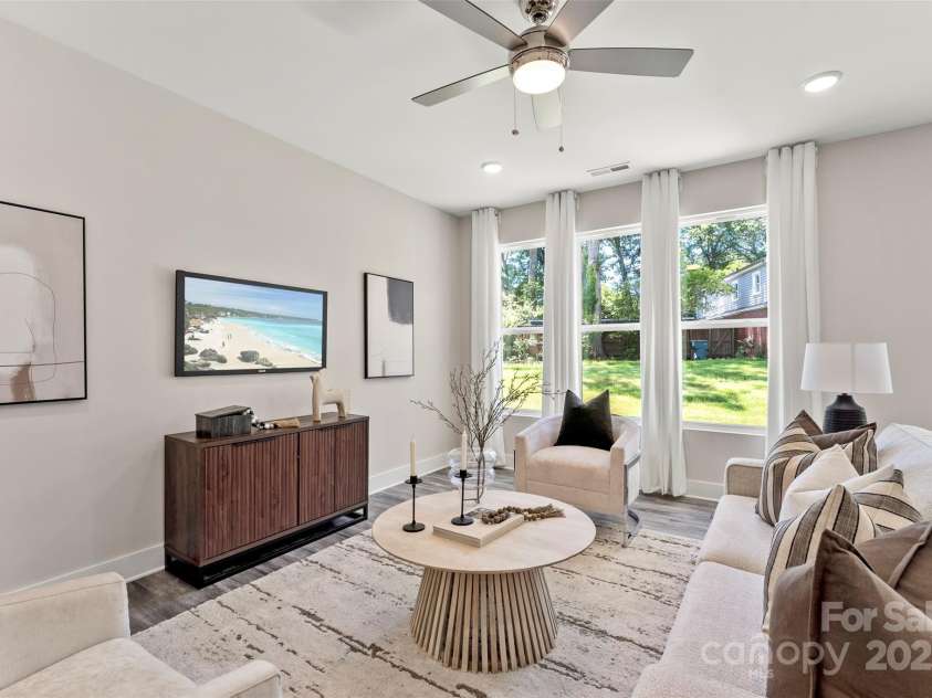 1645 Carolina Circle, Gastonia, NC 28054.  MLS# CAR4288958, YatesRealty ID 3398. Living Room