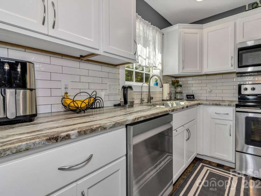 1024 Bear Creek Road, Leicester, NC 28748.  MLS# CAR4277159, YatesRealty ID 33980. 