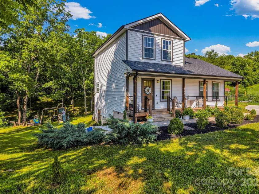 1024 Bear Creek Road, Leicester, NC 28748.  MLS# CAR4277159, YatesRealty ID 33980. 