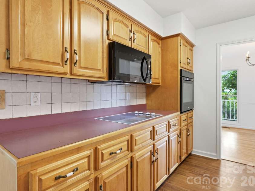 1091 WINDSWEPT RIDGE Road, Marshall, NC 28753.  MLS# CAR4393811, YatesRealty ID 33980. 