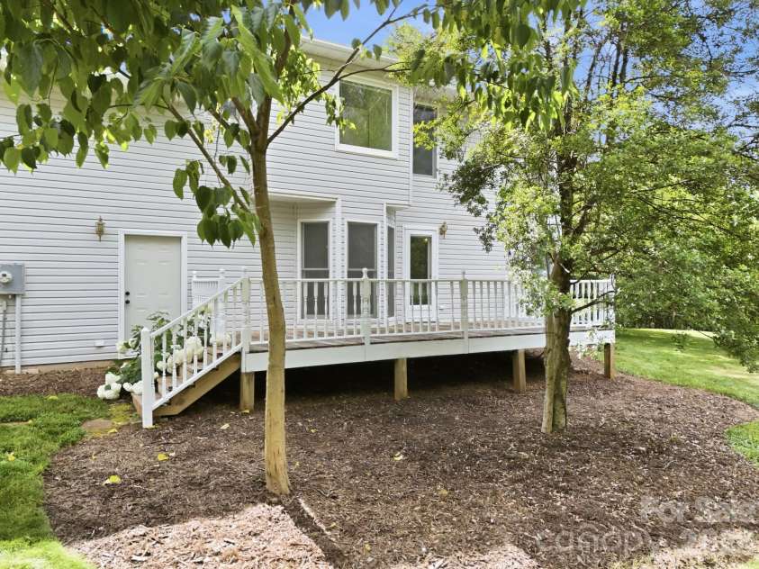 1091 WINDSWEPT RIDGE Road, Marshall, NC 28753.  MLS# CAR4393811, YatesRealty ID 33980. Back