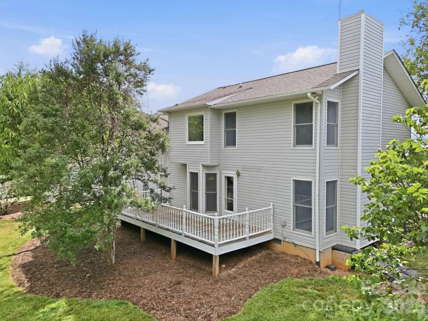 1091 WINDSWEPT RIDGE Road, Marshall, NC 28753.  MLS# CAR4393811, YatesRealty ID 33980. Back