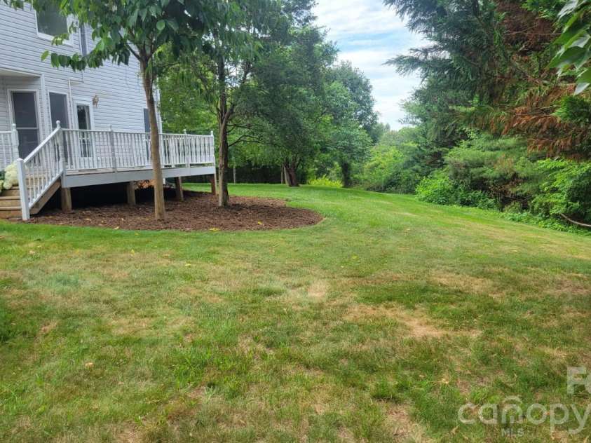1091 WINDSWEPT RIDGE Road, Marshall, NC 28753.  MLS# CAR4393811, YatesRealty ID 33980. Back