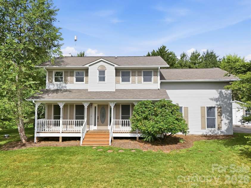 1091 WINDSWEPT RIDGE Road, Marshall, NC 28753.  MLS# CAR4393811, YatesRealty ID 33980. WELCOME! Let's go inside!