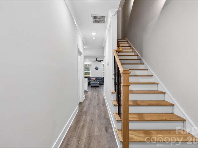 1935 St Mark Street, Charlotte, NC 28216.  MLS# CAR4391374, YatesRealty ID 33981. 