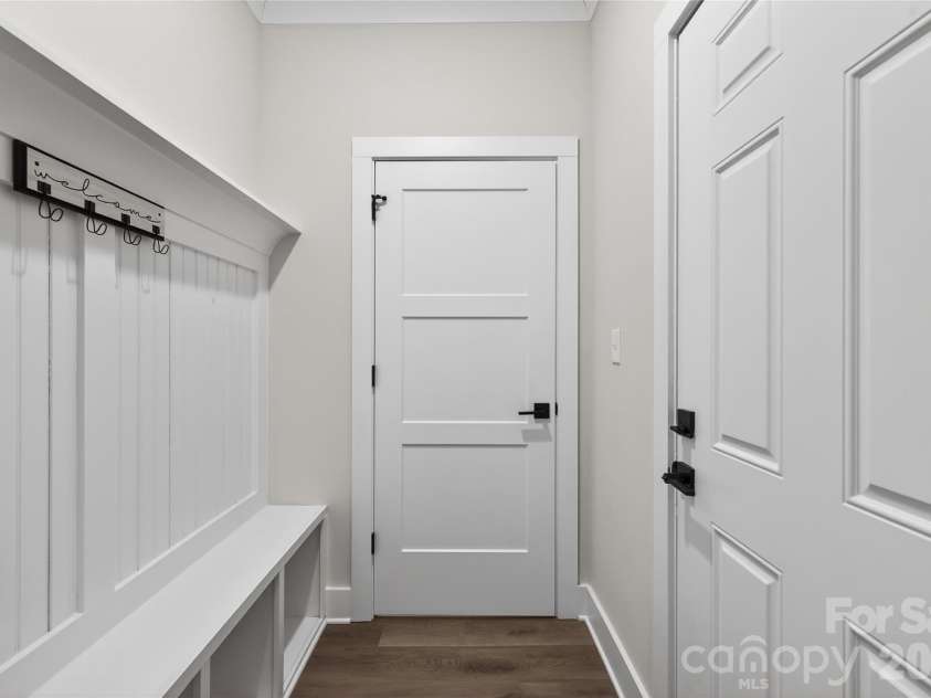 1935 St Mark Street, Charlotte, NC 28216.  MLS# CAR4391374, YatesRealty ID 33981. 