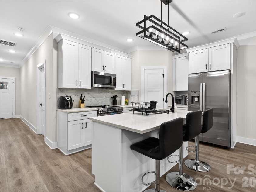 1935 St Mark Street, Charlotte, NC 28216.  MLS# CAR4391374, YatesRealty ID 33981. 