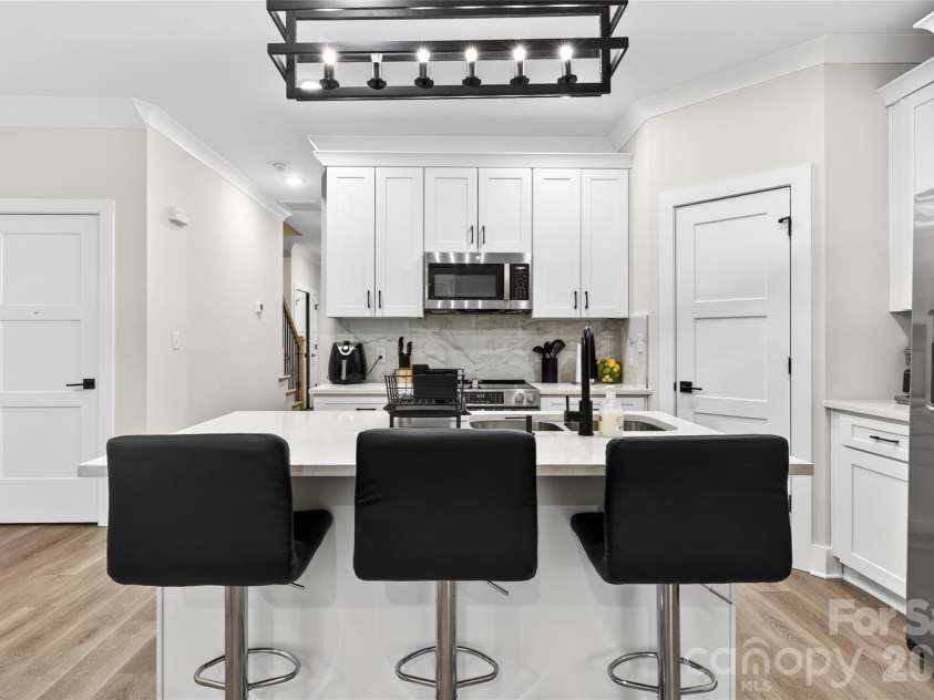 1935 St Mark Street, Charlotte, NC 28216.  MLS# CAR4391374, YatesRealty ID 33981. 