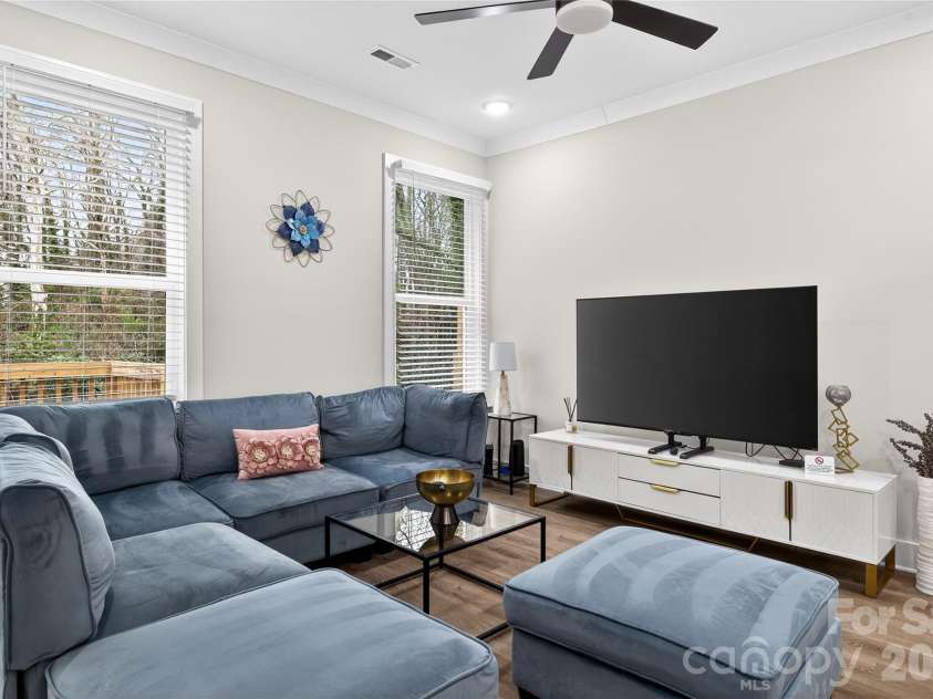 1935 St Mark Street, Charlotte, NC 28216.  MLS# CAR4391374, YatesRealty ID 33981. 