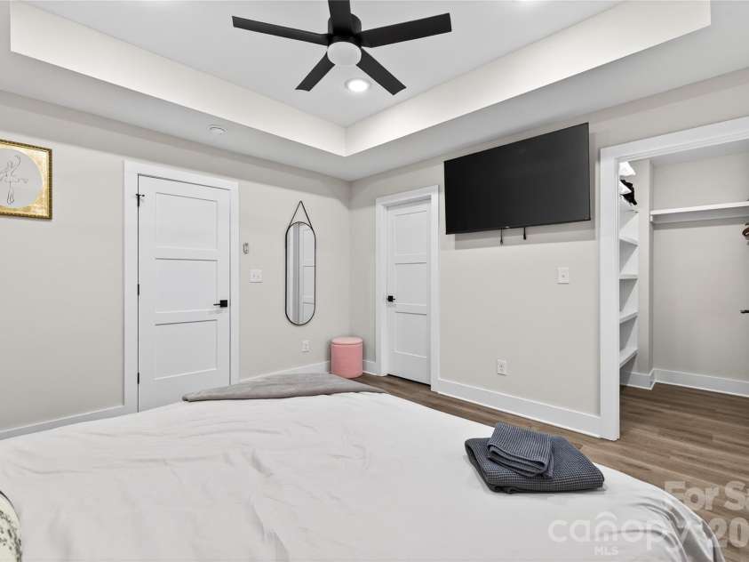 1935 St Mark Street, Charlotte, NC 28216.  MLS# CAR4391374, YatesRealty ID 33981. 