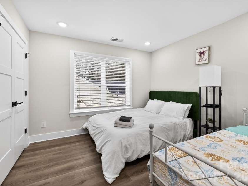 1935 St Mark Street, Charlotte, NC 28216.  MLS# CAR4391374, YatesRealty ID 33981. 