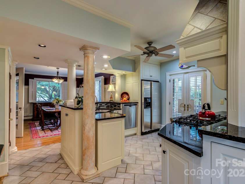 216 Cherry Drive, Boone, NC 28607.  MLS# CAR4290001, YatesRealty ID 33983. 