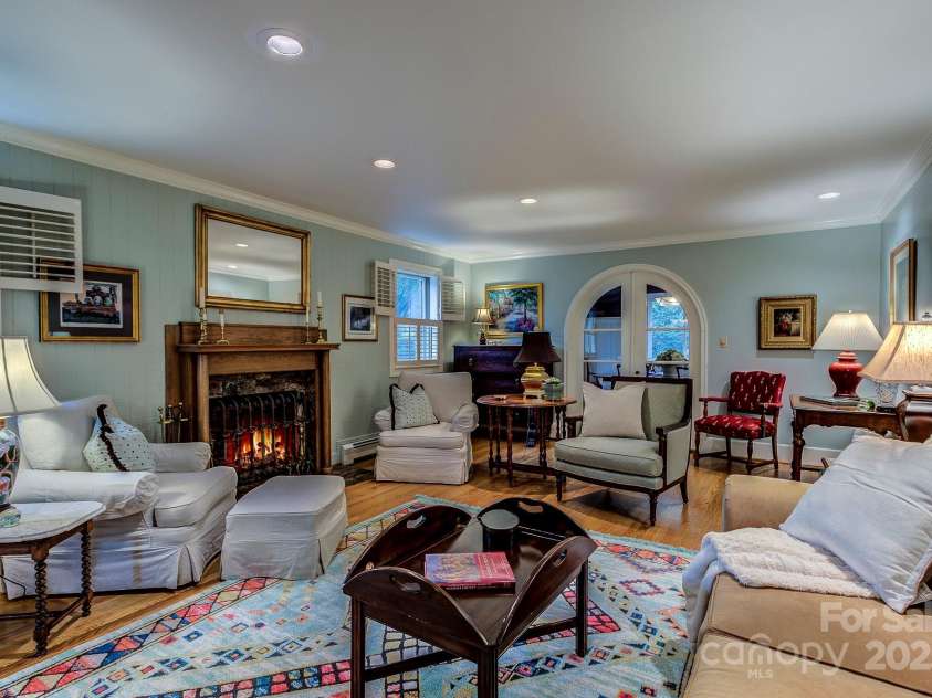 216 Cherry Drive, Boone, NC 28607.  MLS# CAR4290001, YatesRealty ID 33983. 