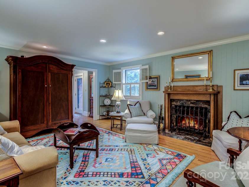 216 Cherry Drive, Boone, NC 28607.  MLS# CAR4290001, YatesRealty ID 33983. 