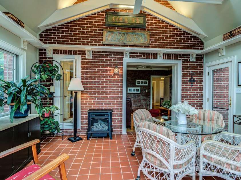 216 Cherry Drive, Boone, NC 28607.  MLS# CAR4290001, YatesRealty ID 33983. 