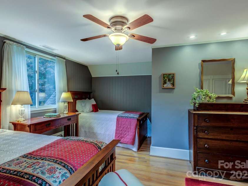 216 Cherry Drive, Boone, NC 28607.  MLS# CAR4290001, YatesRealty ID 33983. 